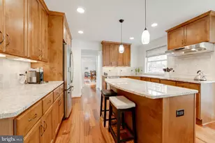 10727 Shingle Oak Ct, Burke, VA 22015 - Photo 5