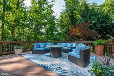 1104 Flor Lane, McLean, VA 22102 - Photo 7