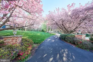 2713 Silkwood Ct, Oakton, VA 22124 - Photo 5