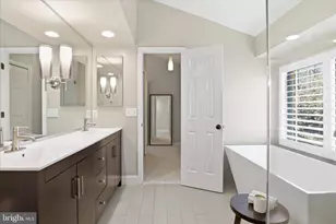 8006 Oak Hollow Ln, Fairfax Station, VA 22039 - Photo 21