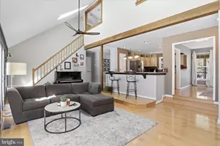 8006 Oak Hollow Ln, Fairfax Station, VA 22039 - Photo 13