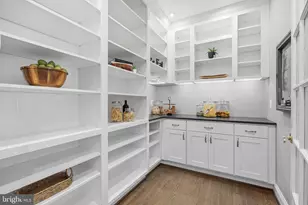 11317 Walnut Creek Ct, Oakton, VA 22124 - Photo 17