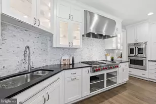 11317 Walnut Creek Ct, Oakton, VA 22124 - Photo 13