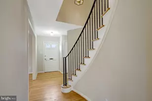 8523 Lakinhurst Ln, Springfield, VA 22152 - Photo 3