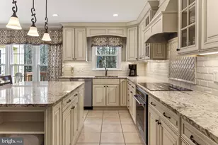 9527 Crosspointe Dr, Fairfax Station, VA 22039 - Photo 23