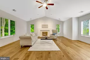 904 Falls Bridge Ln, Great Falls, VA 22066 - Photo 23