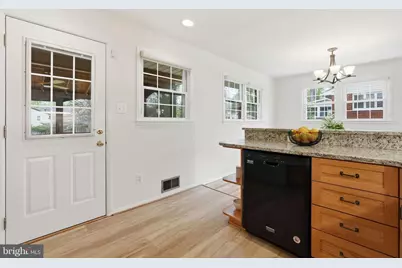 8110 Carrick Lane, Springfield, VA 22151 - Photo 13