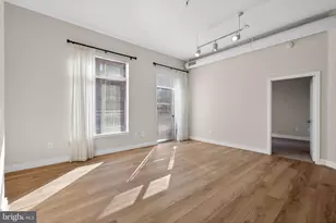 4490 Market Commons Dr, Fairfax, VA 22033 - Photo 9