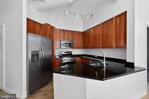 4490 Market Commons Dr, Fairfax, VA 22033 - Photo 11