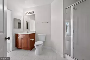 4490 Market Commons Dr, Fairfax, VA 22033 - Photo 23