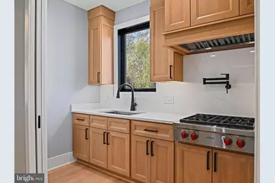 1052 Balls Hill Road, McLean, VA 22101 - Photo 21