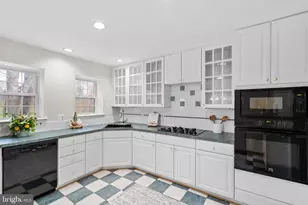 2126 Golf Course Dr, Reston, VA 20191 - Photo 15