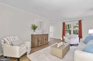 2126 Golf Course Dr, Reston, VA 20191 - Photo 9