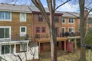 2126 Golf Course Dr, Reston, VA 20191 - Photo 45