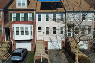 14706 Deer Lake Ct, Centreville, VA 20120 - Photo 3