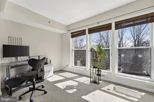 3179 Summit Square Dr, Oakton, VA 22124 - Photo 31