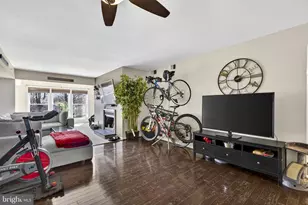 3179 Summit Square Dr, Oakton, VA 22124 - Photo 29