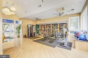 3179 Summit Square Dr, Oakton, VA 22124 - Photo 45