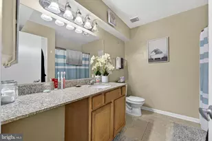 3179 Summit Square Dr, Oakton, VA 22124 - Photo 25