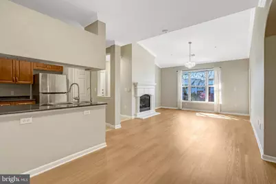 12104 Garden Grove Circle #401, Fairfax, VA 22030 - Photo 5