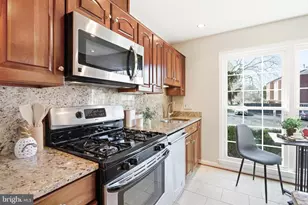 5482 Midship Ct, Burke, VA 22015 - Photo 13