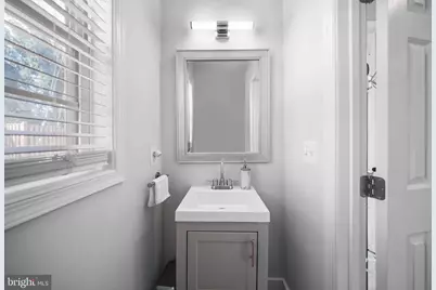 8261 Electric Avenue, Vienna, VA 22182 - Photo 9