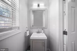 8261 Electric Ave, Vienna, VA 22182 - Photo 9