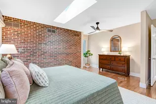 10424 Collingham Dr, Fairfax, VA 22032 - Photo 19