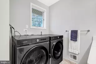 10424 Collingham Dr, Fairfax, VA 22032 - Photo 25