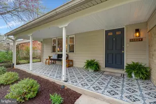 10424 Collingham Dr, Fairfax, VA 22032 - Photo 3