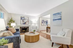 10424 Collingham Dr, Fairfax, VA 22032 - Photo 7