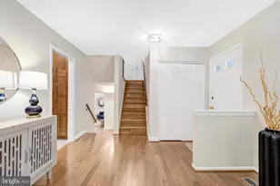 10424 Collingham Dr, Fairfax, VA 22032 - Photo 5