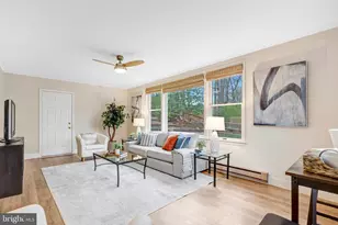 10424 Collingham Dr, Fairfax, VA 22032 - Photo 37