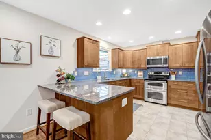 10424 Collingham Dr, Fairfax, VA 22032 - Photo 11