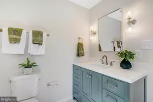 9810 Vertain Ct, Fairfax, VA 22032 - Photo 23