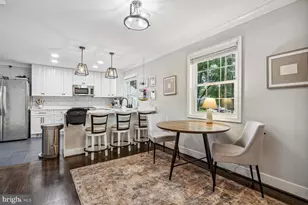 2502 Duxbury Pl, Alexandria, VA 22308 - Photo 5