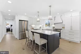 8615 Kerry Ln, Springfield, VA 22152 - Photo 9
