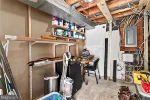 9056 Brook Ford Rd, Burke, VA 22015 - Photo 39