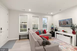 7461 Backett Wood Ter, McLean, VA 22102 - Photo 5