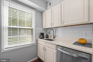 5824 Rexford Dr, Springfield, VA 22152 - Photo 9