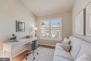 4261 Fox Lake Dr, Fairfax, VA 22033 - Photo 15