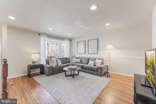 4261 Fox Lake Dr, Fairfax, VA 22033 - Photo 9