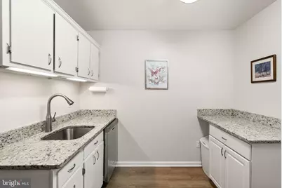 2042 Royal Fern Court #1B, Reston, VA 20191 - Photo 7