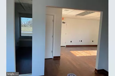 6888 Elm Street #301, McLean, VA 22101 - Photo 5