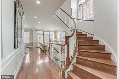 113 Herndon Mill Circle, Herndon, VA 20170 - Photo 5