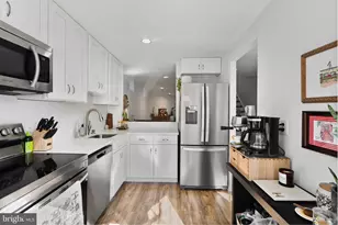 2120 Whisperwood Glen Ln, Reston, VA 20191 - Photo 5