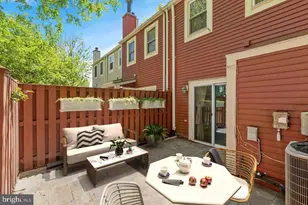 2120 Whisperwood Glen Ln, Reston, VA 20191 - Photo 25