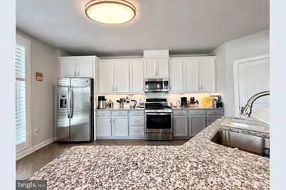 6107 Fairview Farm Drive #202, Alexandria, VA 22315 - Photo 5