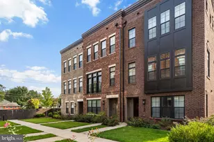 7509 Sawyer Farm Wy, McLean, VA 22102 - Photo 5