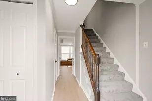 13513 King Charles Dr, Chantilly, VA 20151 - Photo 5